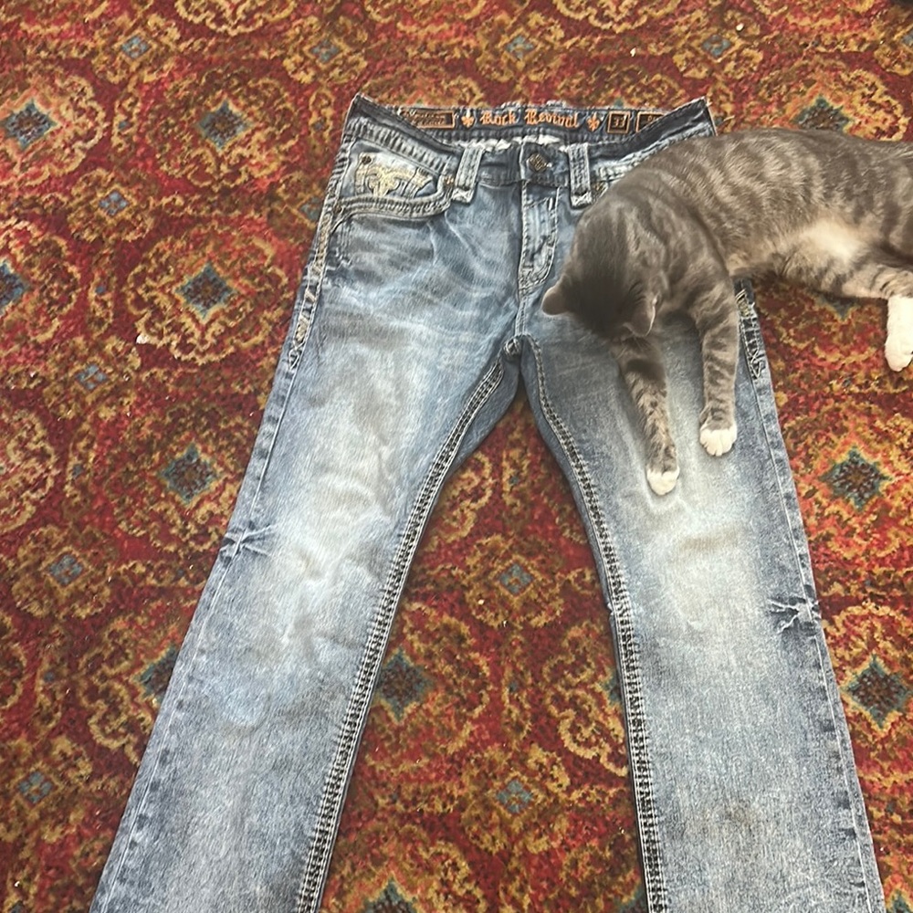 Classic Blue Straight Jeans with Vintage Fading. Rock revival. Dael. Boot cut.